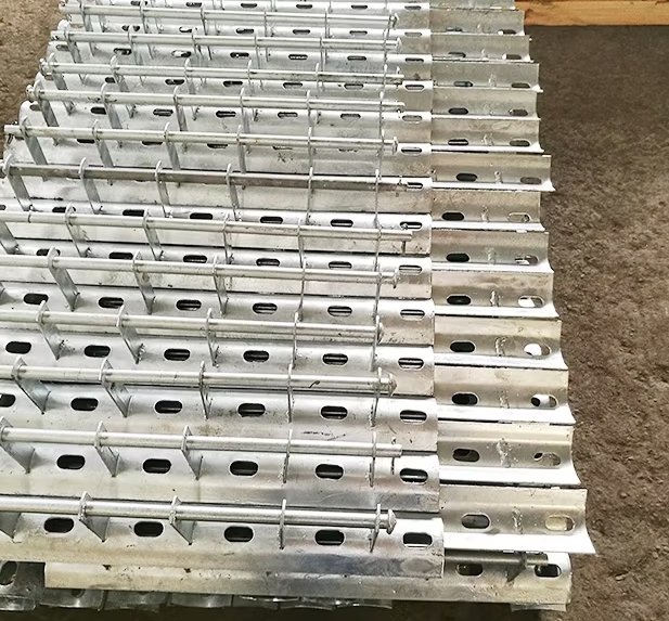 Pole One Wire Rack Heavy-Duty 4-Wire Clevis Secondary Rack Single Spool for Pole Line Hardware